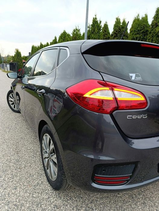 Kia Ceed ... Bogata opcja - full LED