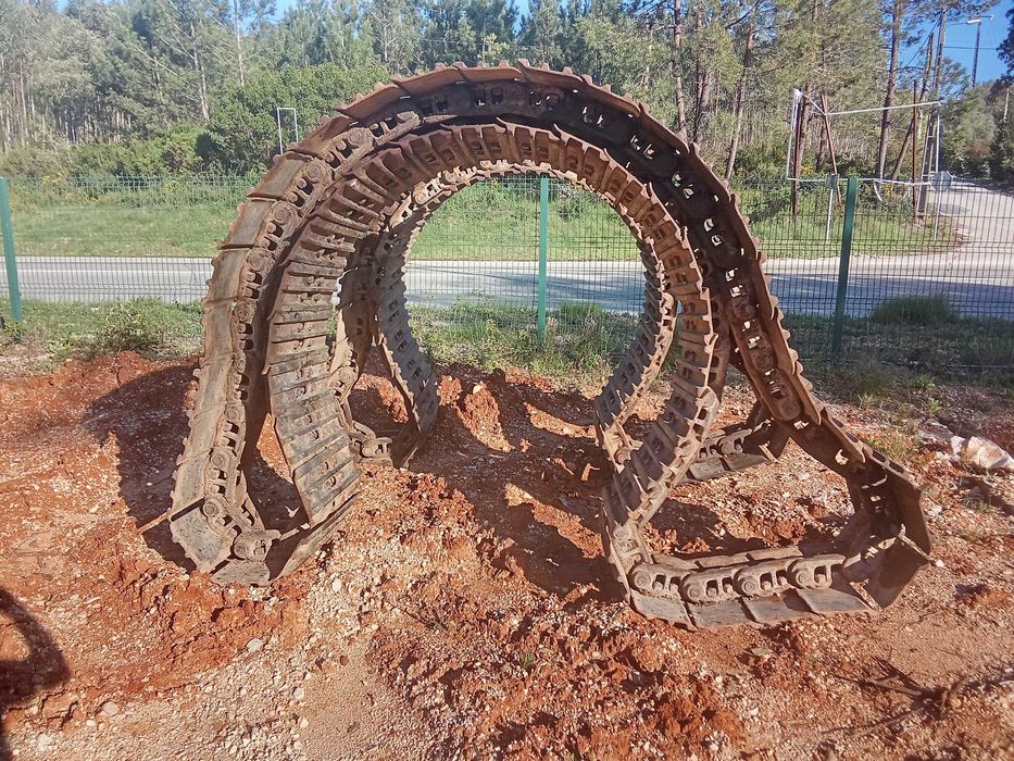 Rastos Hyundai R250 Komatsu PC240 Hitachi ZX250 Volvo EC240