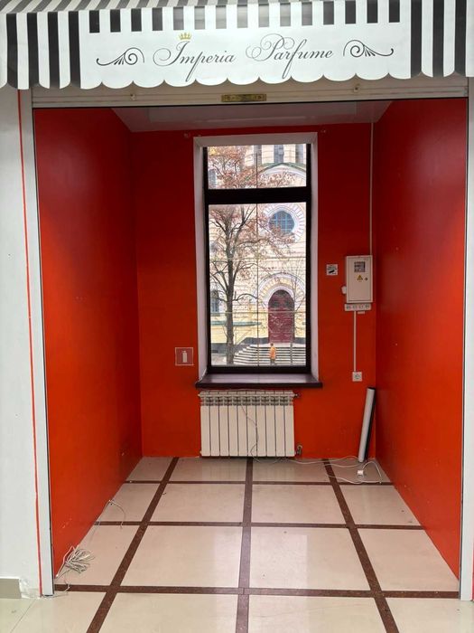 В оренду торгова площа 5 кв.м. в ТОЦ "Премьєр", (вул. Cоборна 94)