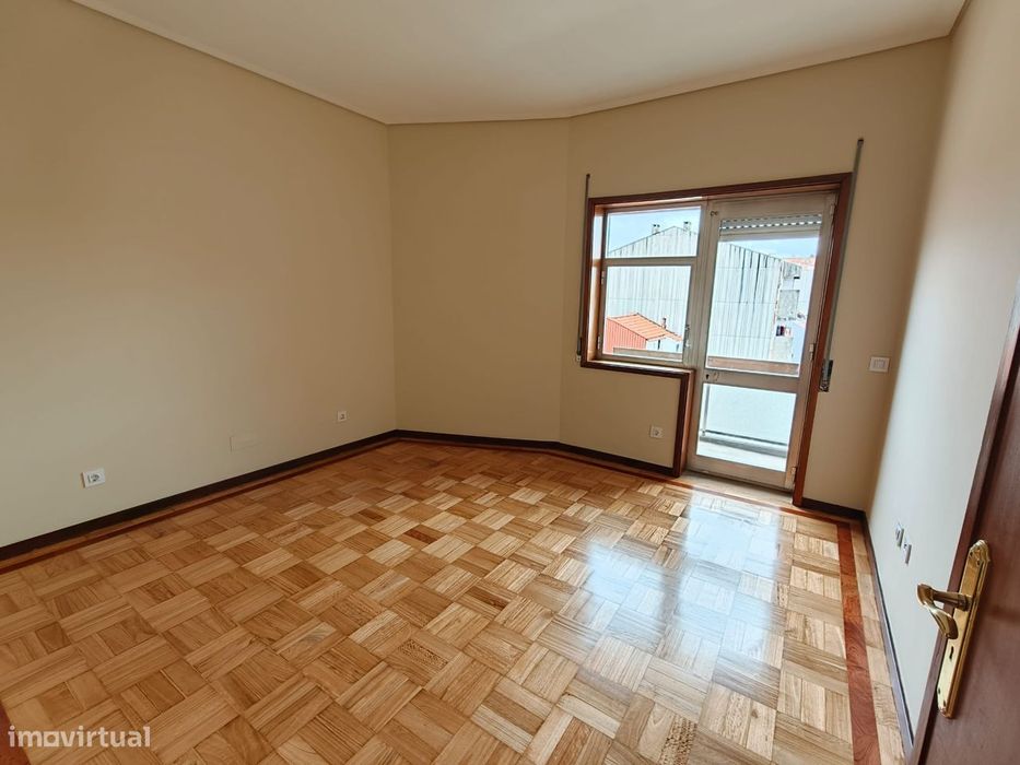 T2 moderno com varanda e terraço no Porto