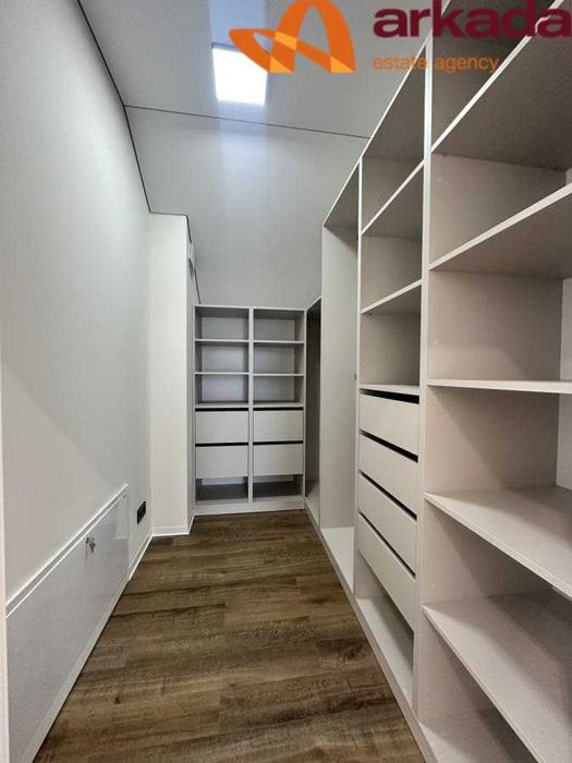 Продам готовий будинок з ремонтом в Крихівцях. До центру 7 хвилин.