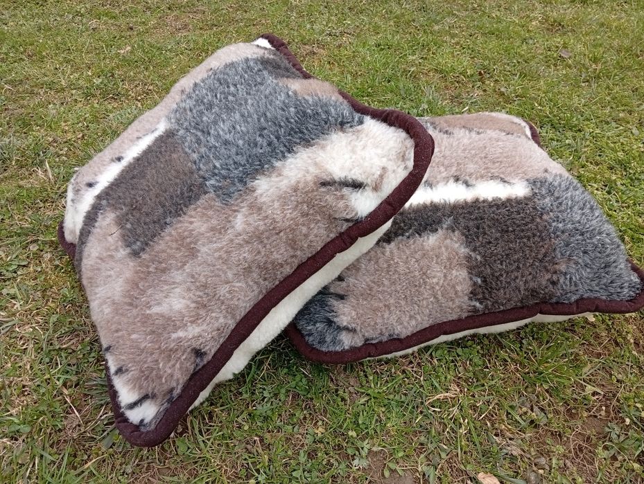 подушка з  вовни