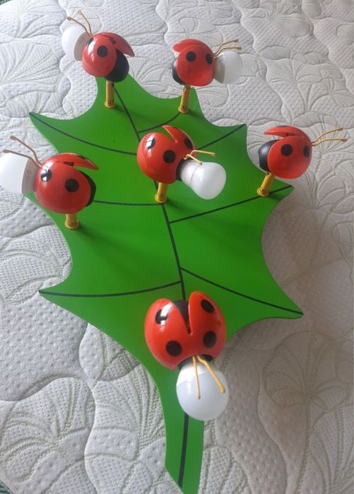 Люстра потолочна в дитячу кімнату