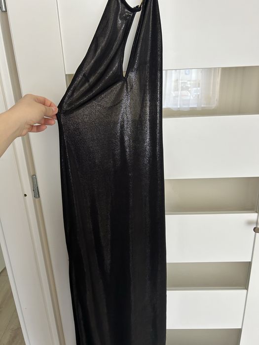 Elegancka, obcisła sukienka