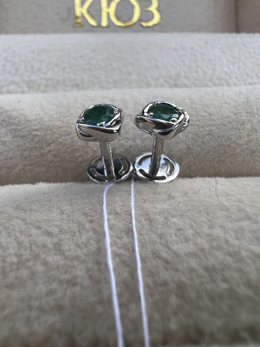 Золоті пусети зі смарагдами#Гвоздики з натуральными изумрудами# кюз