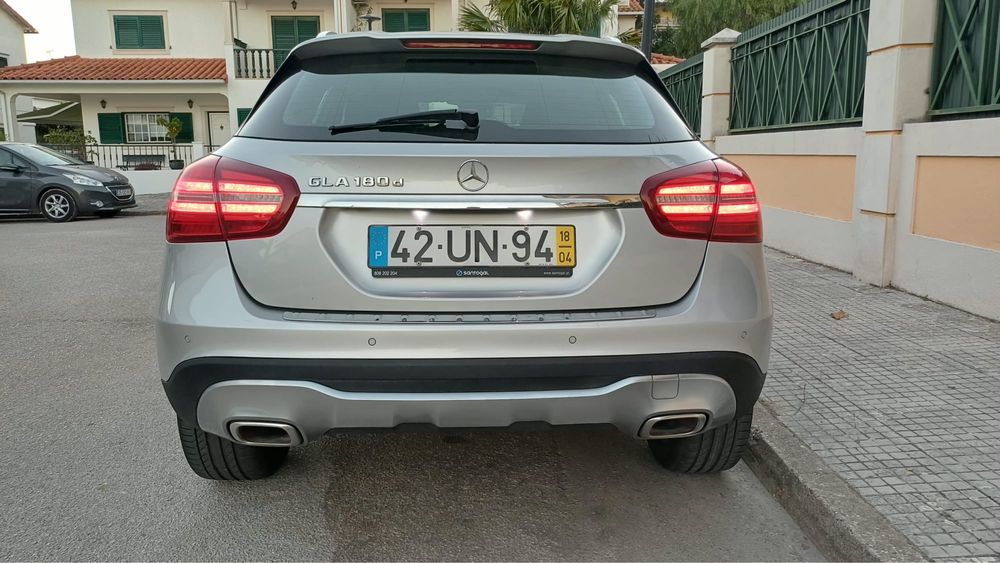 Mercedes-Benz GLA 180d — photo 4