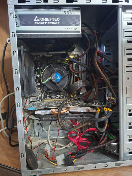 ПK i5-4460, 16GB, R9 (2GB), SSD 112GB+2TB, монитор 19, камера