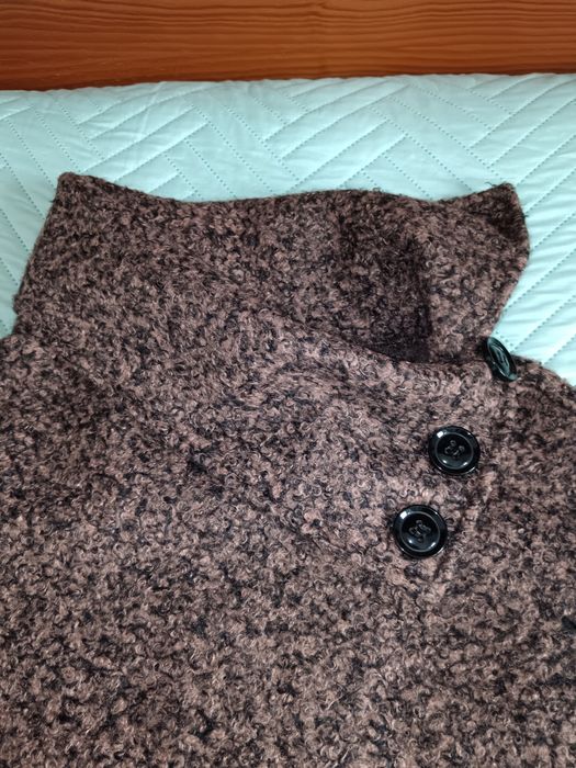 Capa ou Ponche castanho e preto