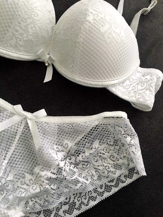Biustonosz push-up 75b komplet erotyczny koronka biały