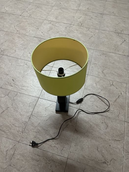 Candeeiro em bom estado