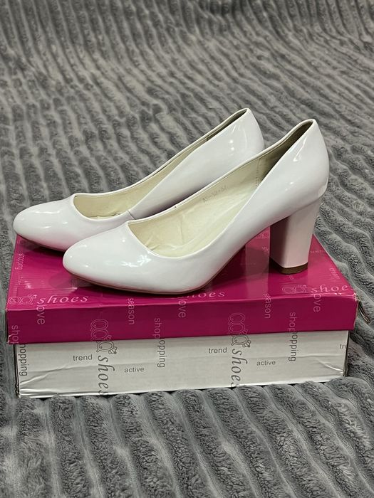 Туфлі білі, весільні