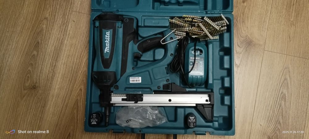 Sprzedam gwoździarkę makita GN420CLSE