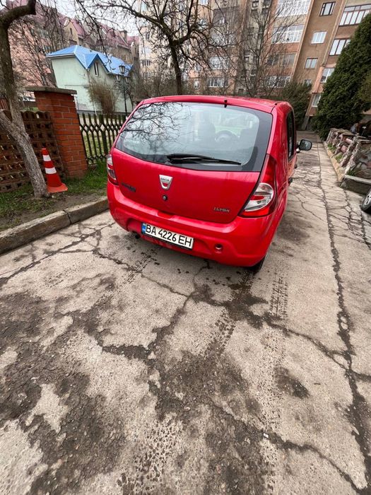 Авто Dacia Sandero 2009