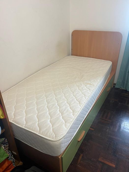 Cama dupla de gavetão