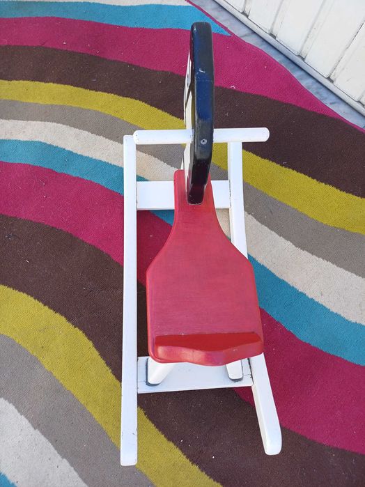 Cavalinho de baloiço em madeira