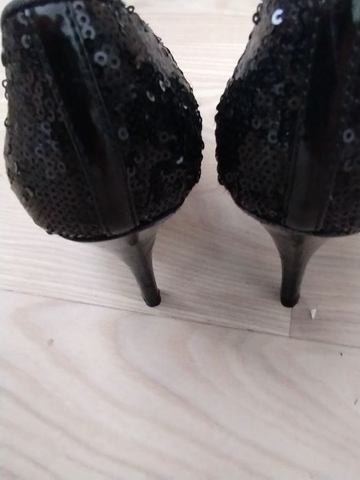 Szpilki czarne cekiny 37 24 cm