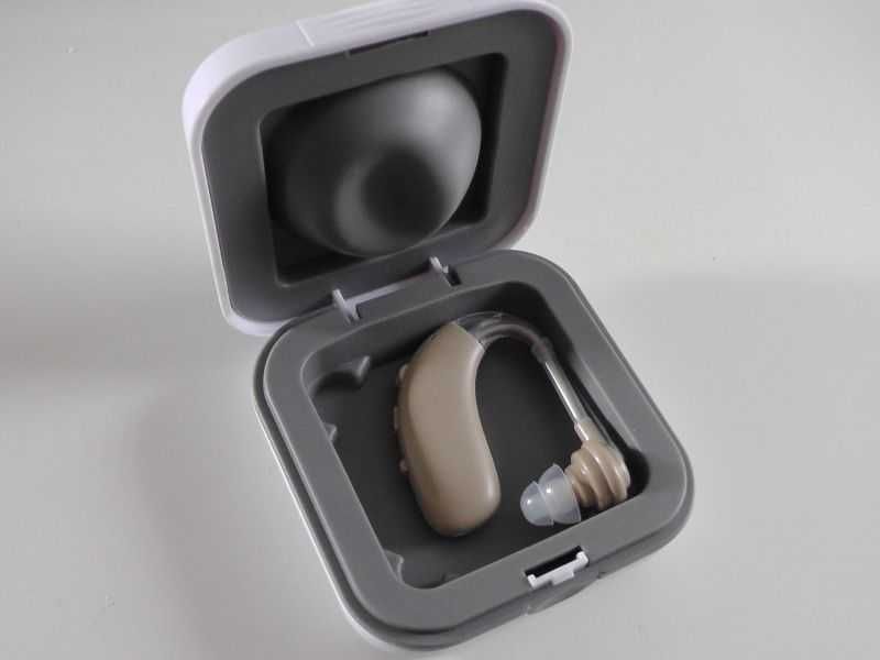 Aparat słuchowy 4 tryby bezprzewodowy ładowany USB