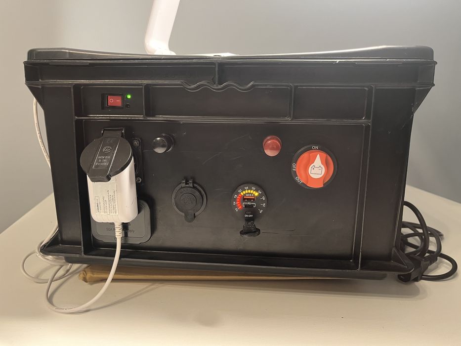 Stacja 320Ah LiFePO4 z BMS - 4350 Wh - przetwornica 500W z ładowarką
