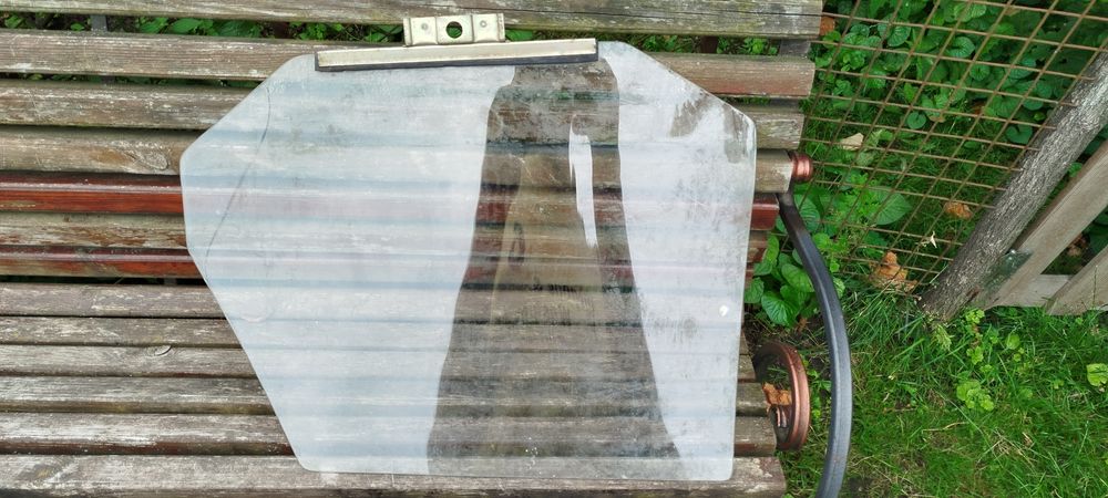 Скло з кріпленням рухоме задньої правої дверки до ВАЗ-21099