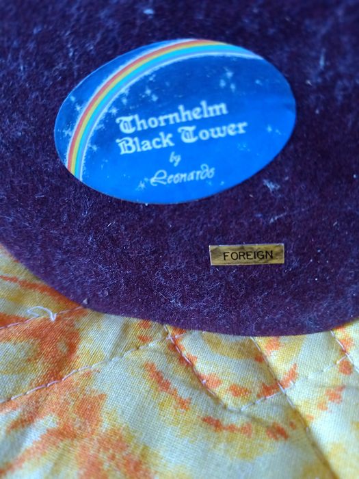 Figurka ozdoba dekoracja trupie czaszki wieża węże