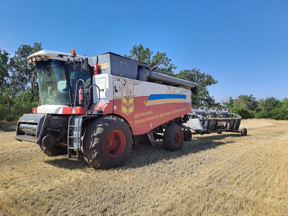 Зерно збиральний комбаін