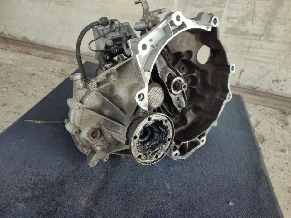 Коробка передач 1.6 FSI GYT 5 ступка Golf 5 Skoda Octavia A5 Tauran