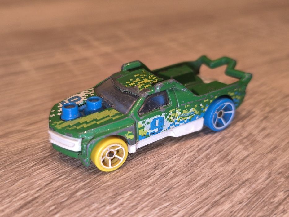 Hot Wheels-Fig Rig™/2012/Najtaniej