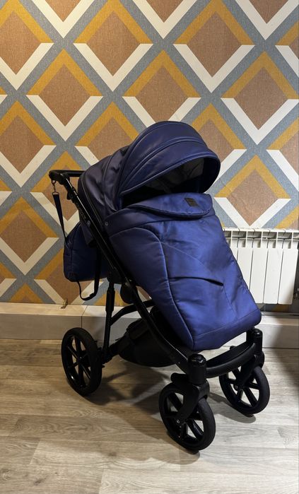 Десткая коляска Crystal 2 в 1