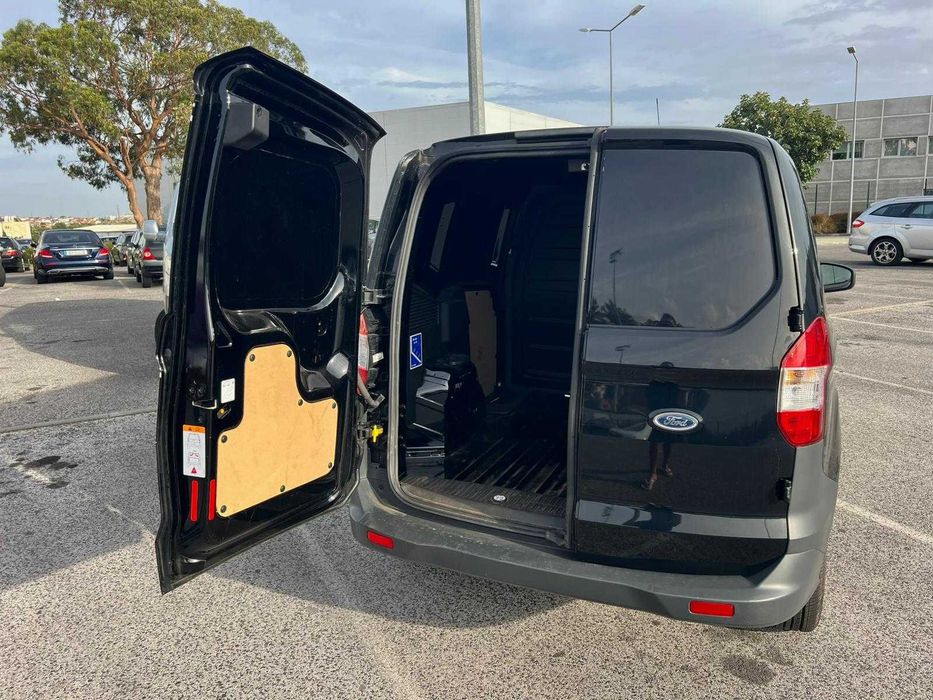 Ford Transit Courrier