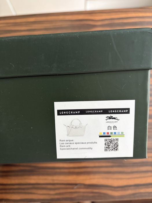 Elegancka torebka Longchamp – mini model, nowa z kompletem