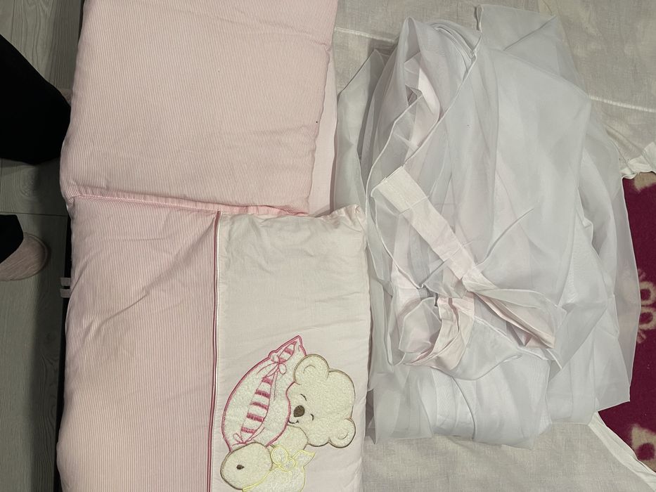 Мягкая защита на детскую кроватку