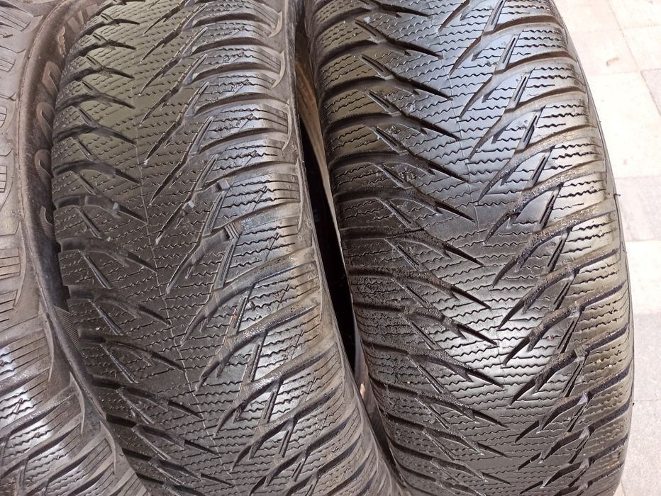 Зимняя резина 215/65 R16 Goodyear Ultra Grip 8