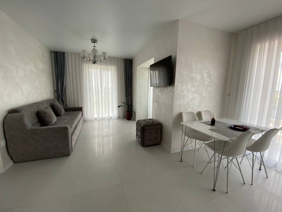 Bright Gray. Нові затишні апартаменти по вулиці Збаразька 29а подобово