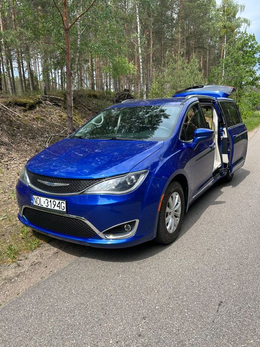 Chrysler Pacifica 3.6 Pacyfica benzyna 7 osób Monitory