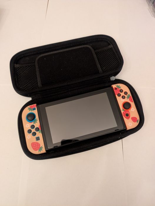 Nintendo Switch V2 Desbloqueada + Acessórios
