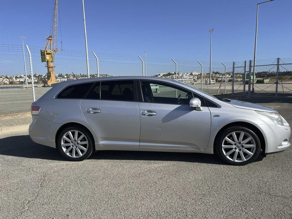 Toyota Avensis SW 2.2 D-CAT Luxury 177cv — photo 5