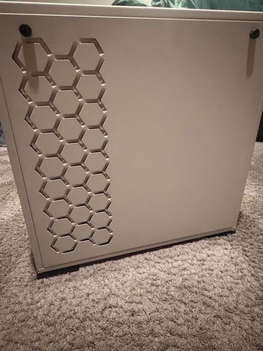 Komputer do gier sprzedam lub wymienie za kierownice do gier logitech g29