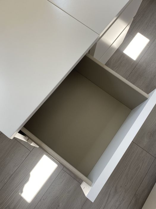 Mesa de cabeceira IKEA