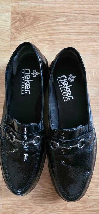 Eleganckie czarne półbuty Rieker Antistress