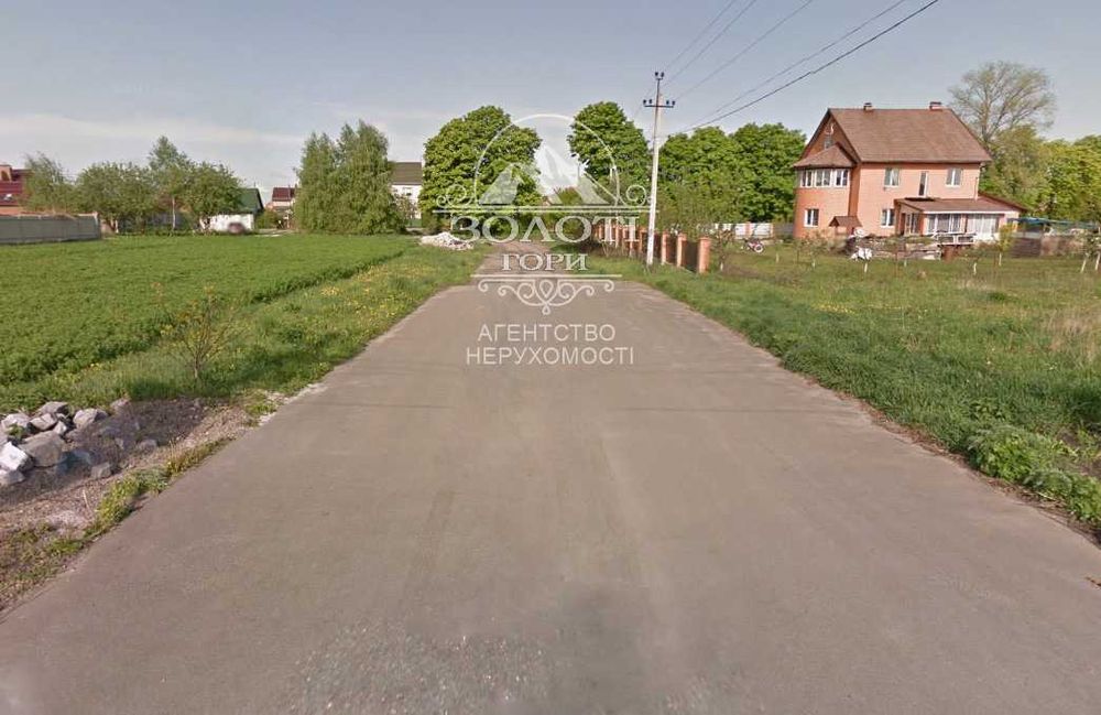 Крюківщина - кутова ділянка 10 соток. Навколо активна забудова