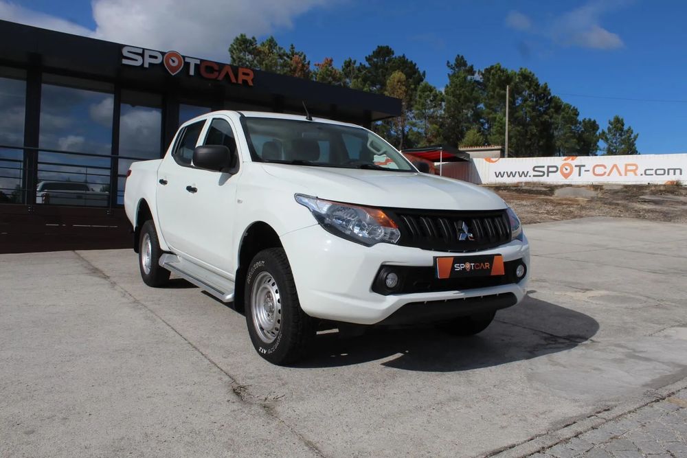 Mitsubishi L200 2.4 DI-D CD Invite 4WD