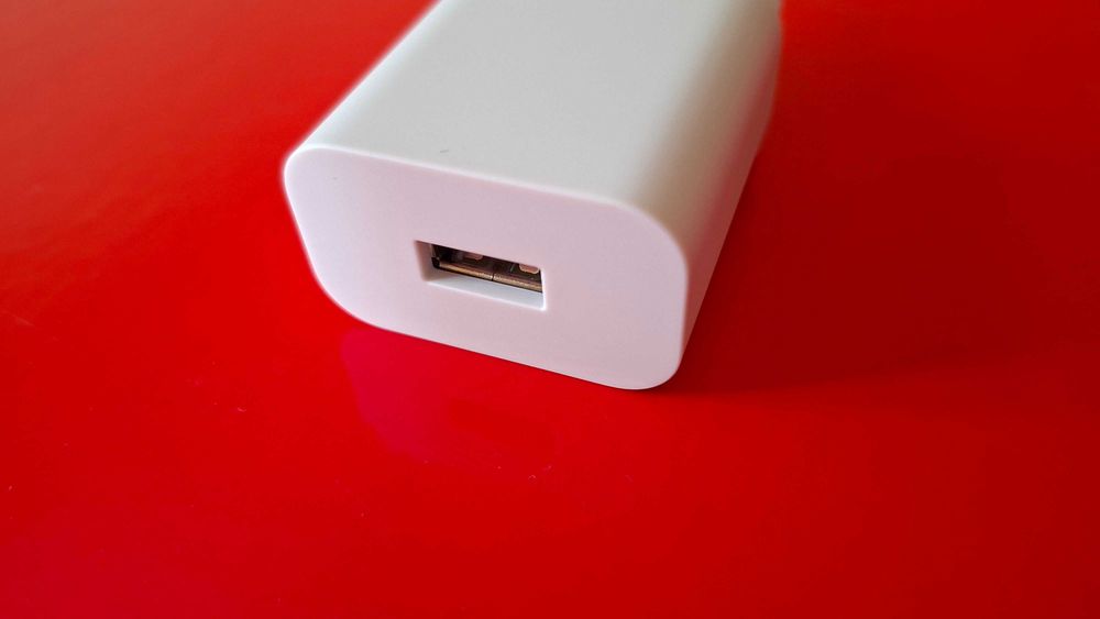 AC power adapter зарядний пристрій