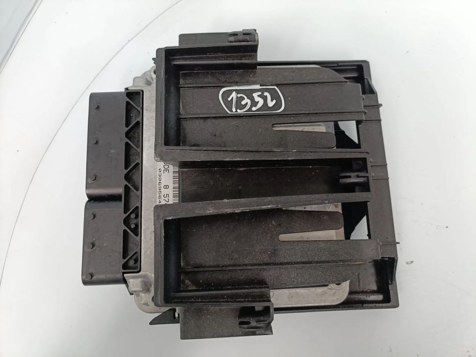 Centralina motor / ECU BMW 1 (F20)