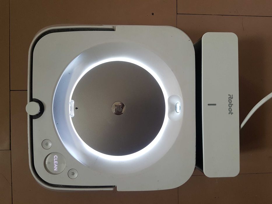 I robot Braava JET M6 . ROBOT mopujący .