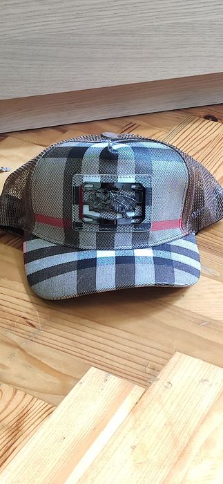 Czapka Burberry z daszkiem