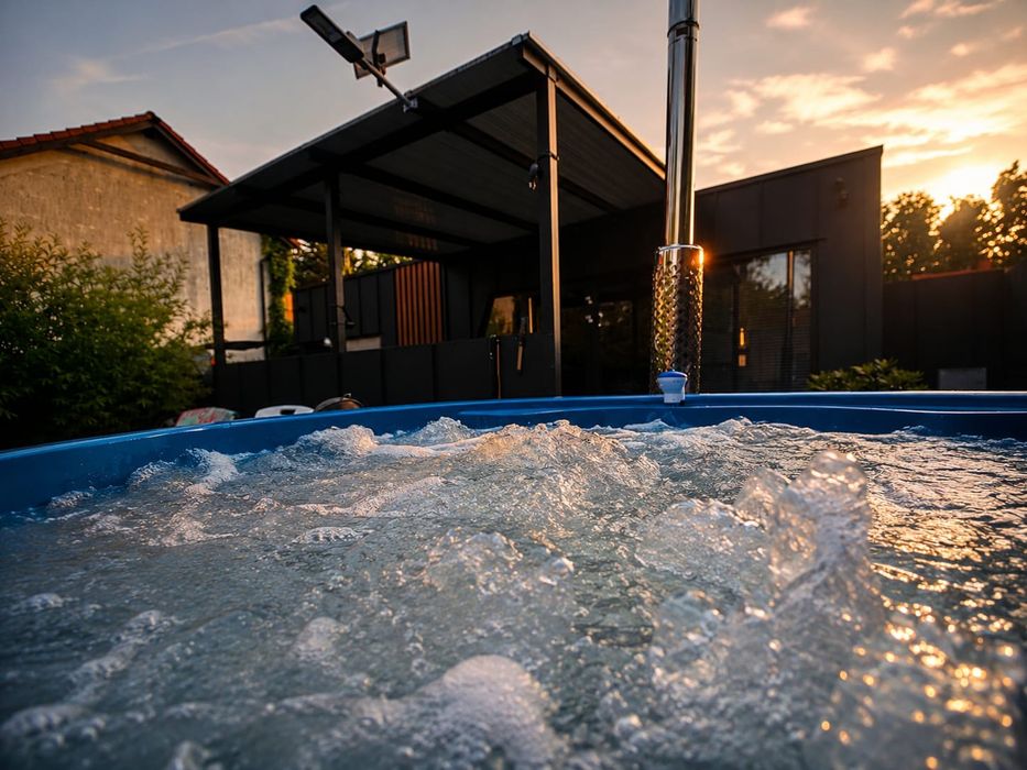 Dom z prywatną sauna i jacuzzi, luksusowy dom nad jeziorem, jacuzzi