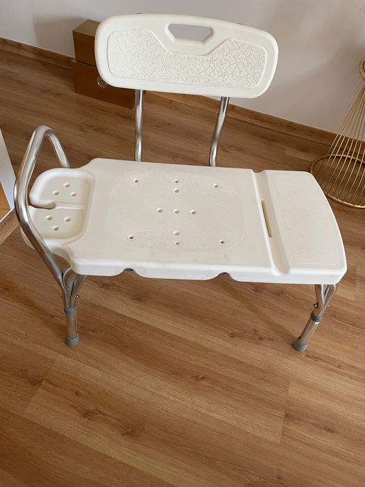 Banco para banheira com pés reguláveis