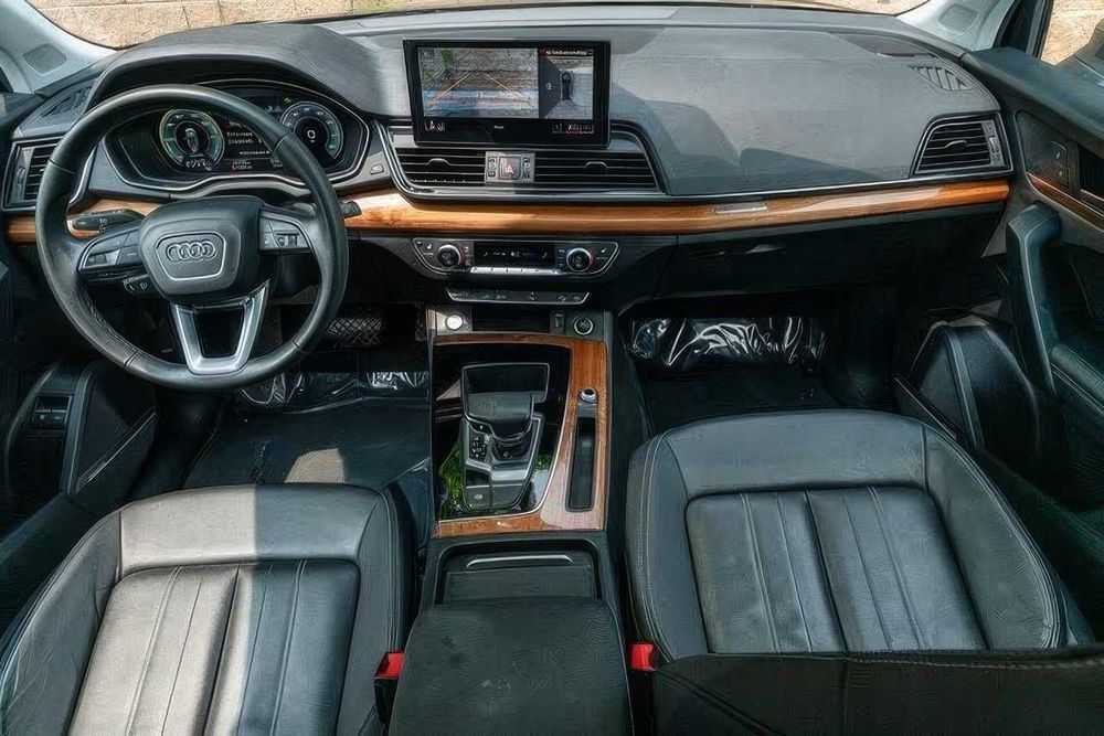 Audi Q5 e quattro Premium Plus 55 TFSI      2020