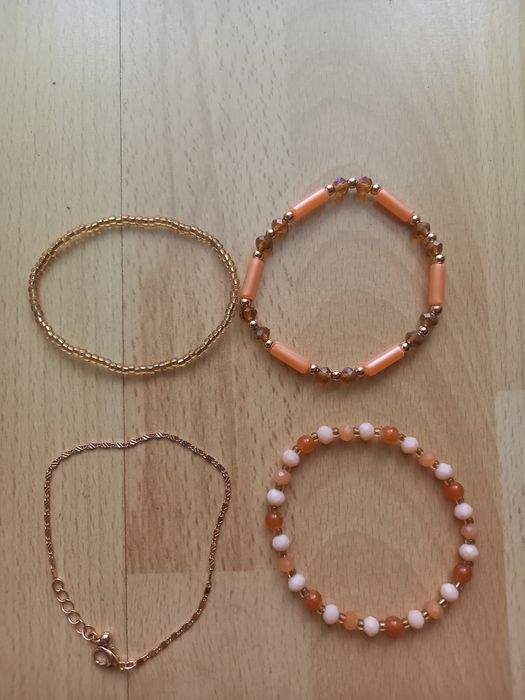 Sprzedam zestaw bransoletek Avon