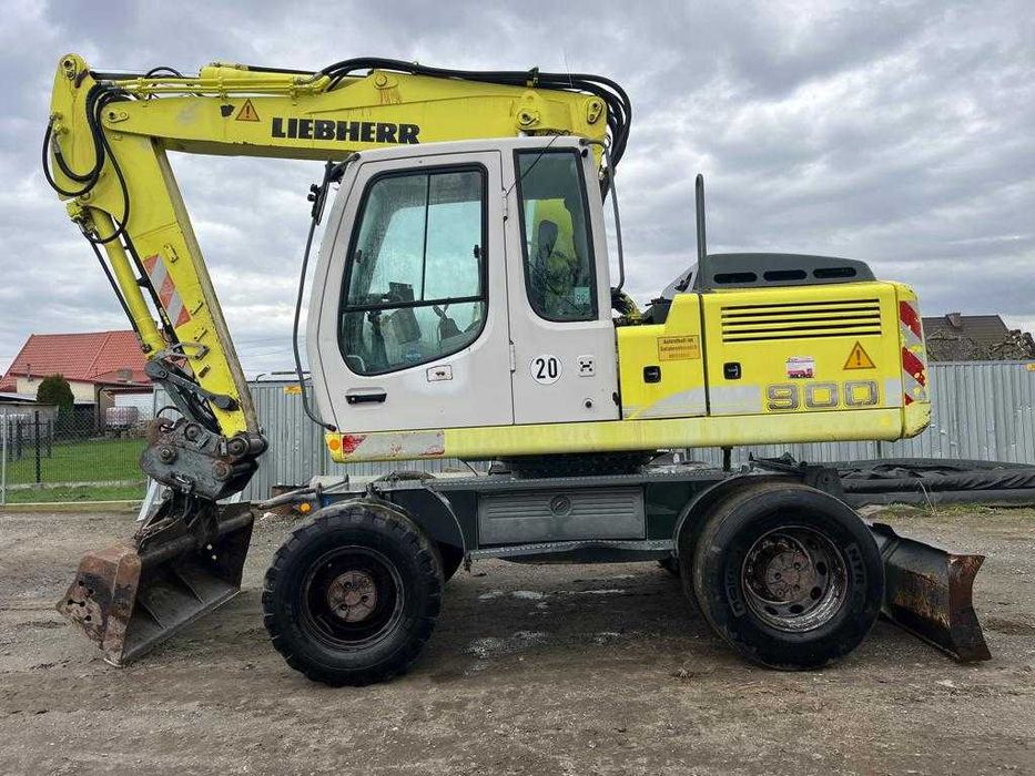 KOPARKA KOŁOWA LIEBHERR  A900C